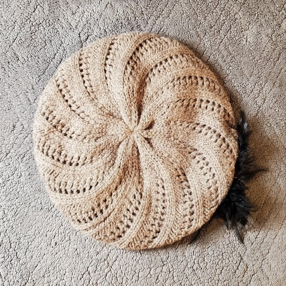 NWOT Jamont Beige Crochet Beret with Feather and Satin Flower